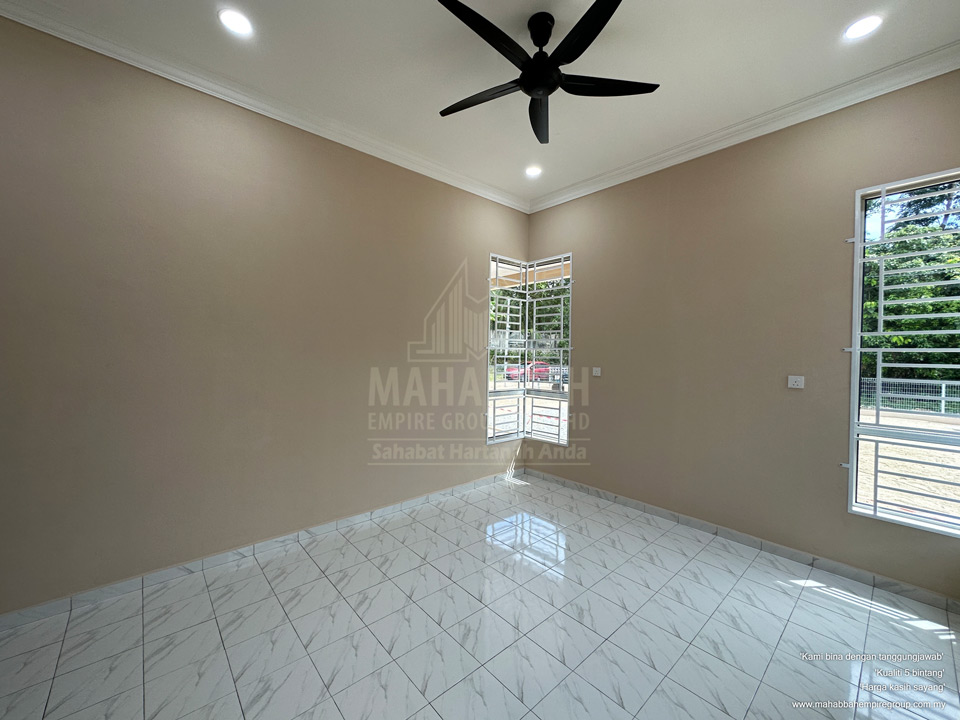 Bilik Tidur Utama Banglo Mampu Milik PT3249 MDH03 Villa Danniell (Type) Tebing Tinggi Tanah Merah