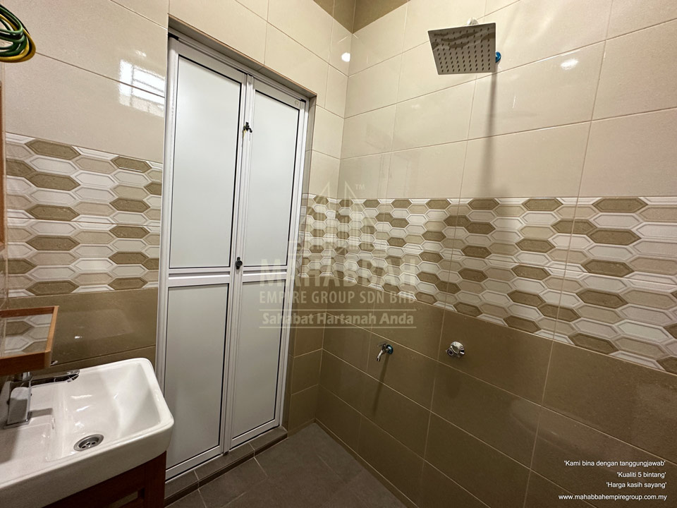 Bilik Air Utama Banglo Mampu Milik PT3249 MDH03 Villa Danniell (Type) Tebing Tinggi Tanah Merah