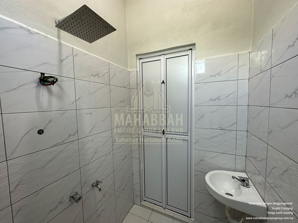 Bilik Air Ketiga: Potfolio BRATS di Guchil Kuala Krai - Bina Rumah Atas Tanah Sendiri (BRATS) Villa Danish II (Type C) MEGSB