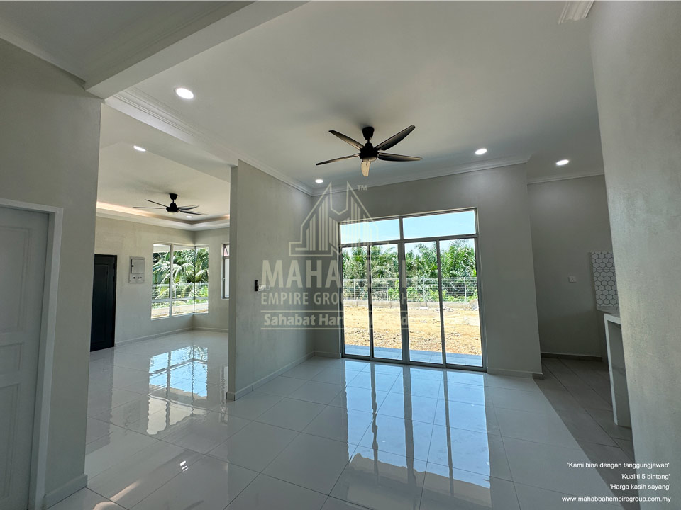 Ruang Makan & Keluarga: Potfolio BRATS di Guchil Kuala Krai - Bina Rumah Atas Tanah Sendiri (BRATS) Villa Danish II (Type C) MEGSB