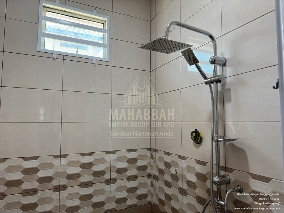 Bilik Air Utama Rumah Banglo Villa Sophia (Type A) di Kelewek Tanah Merah